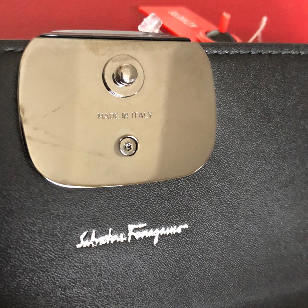 💵 Authentic Salvatore Ferragamo logo bow wallet - Picture 3 of 8